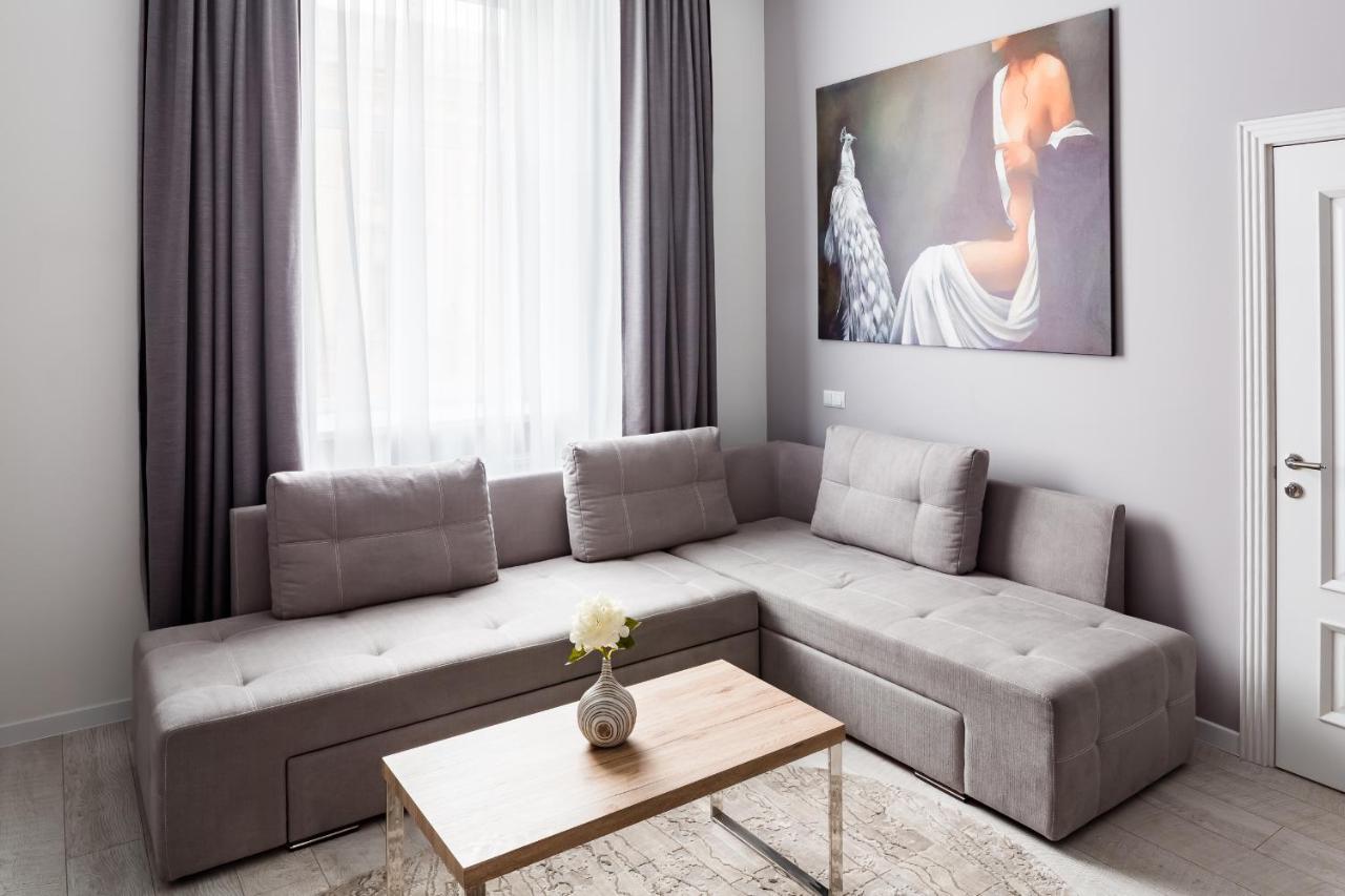 Leogrand Deluxe Apartments On Horodotska 33 ลวีฟ ภายนอก รูปภาพ