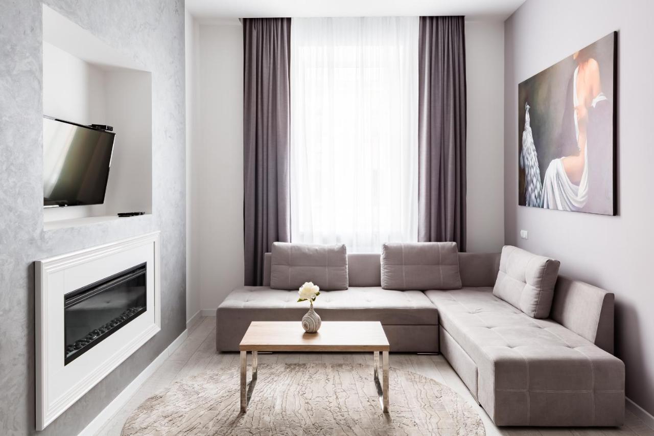 Leogrand Deluxe Apartments On Horodotska 33 ลวีฟ ภายนอก รูปภาพ