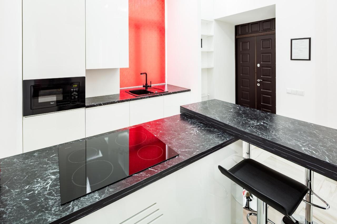Leogrand Deluxe Apartments On Horodotska 33 ลวีฟ ภายนอก รูปภาพ
