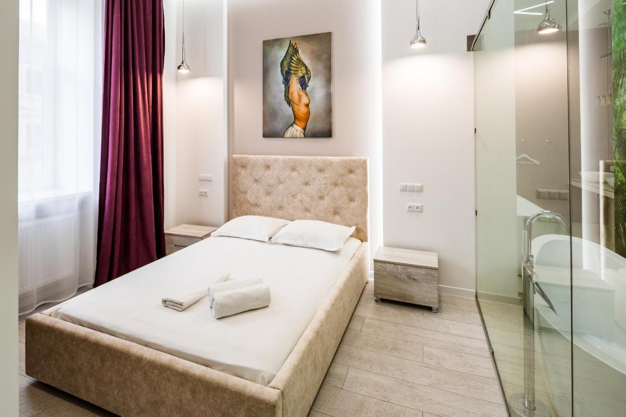Leogrand Deluxe Apartments On Horodotska 33 ลวีฟ ภายนอก รูปภาพ