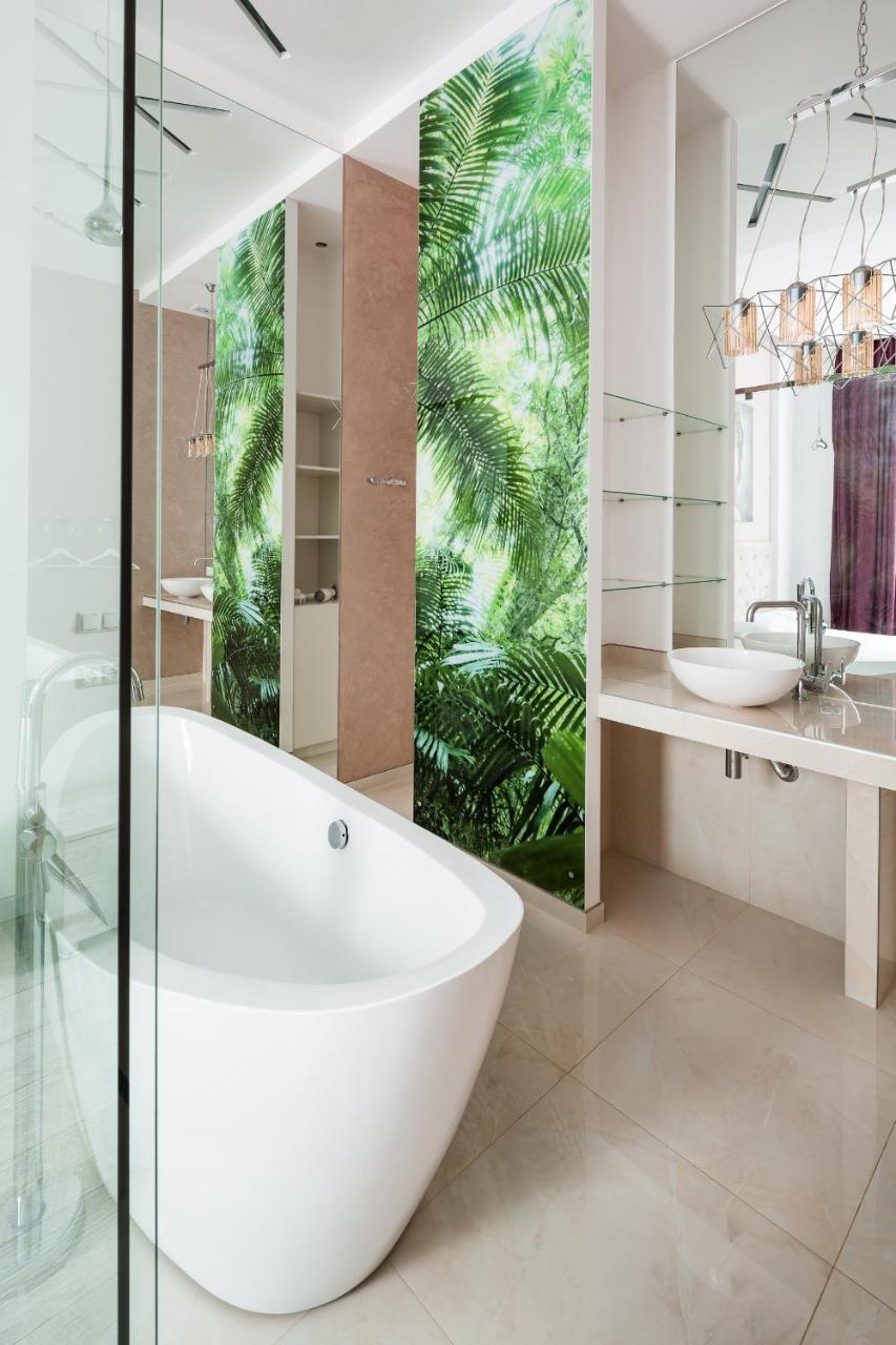 Leogrand Deluxe Apartments On Horodotska 33 ลวีฟ ภายนอก รูปภาพ