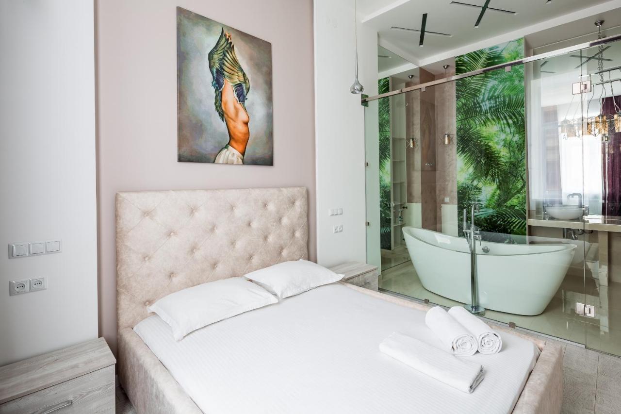 Leogrand Deluxe Apartments On Horodotska 33 ลวีฟ ภายนอก รูปภาพ